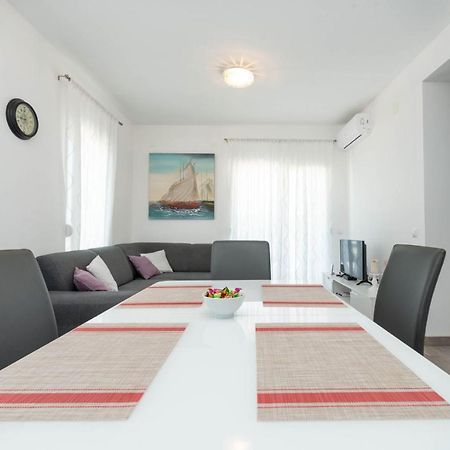 Crowonder Luxury Vir- 6 New Apartments For Families With Playground For Kids Exteriér fotografie