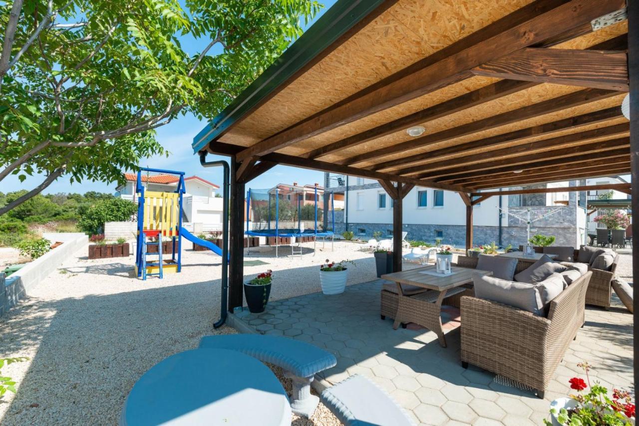 Crowonder Luxury Vir- 6 New Apartments For Families With Playground For Kids Exteriér fotografie