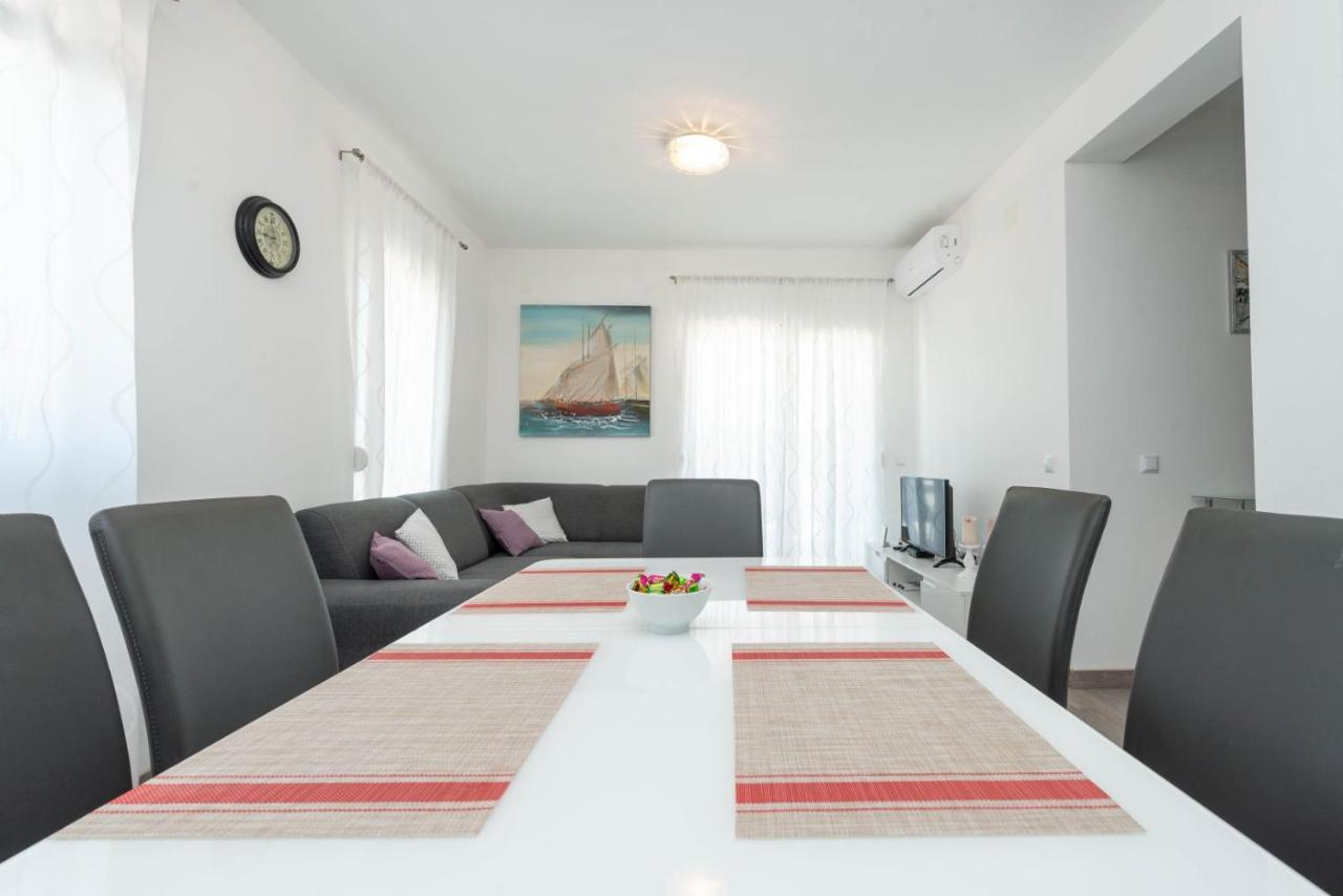 Crowonder Luxury Vir- 6 New Apartments For Families With Playground For Kids Exteriér fotografie