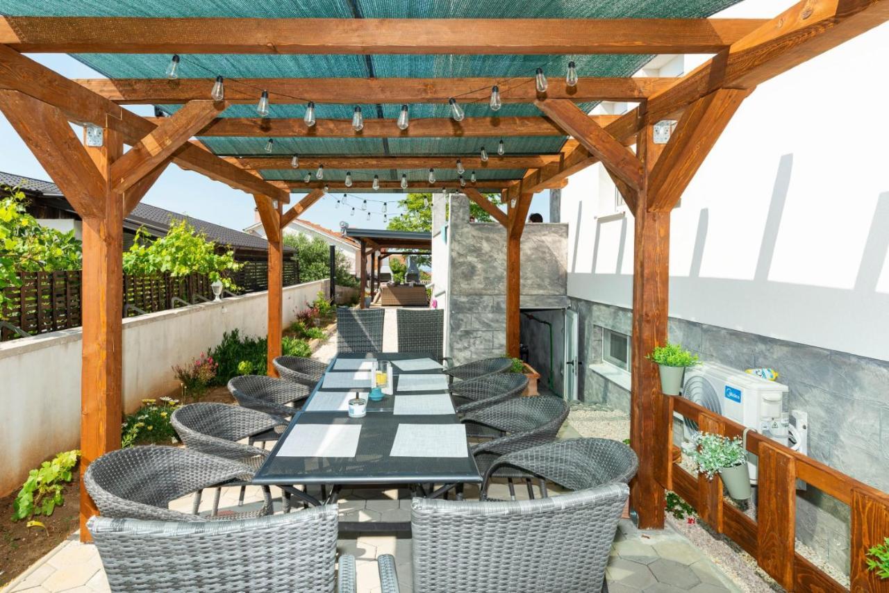 Crowonder Luxury Vir- 6 New Apartments For Families With Playground For Kids Exteriér fotografie