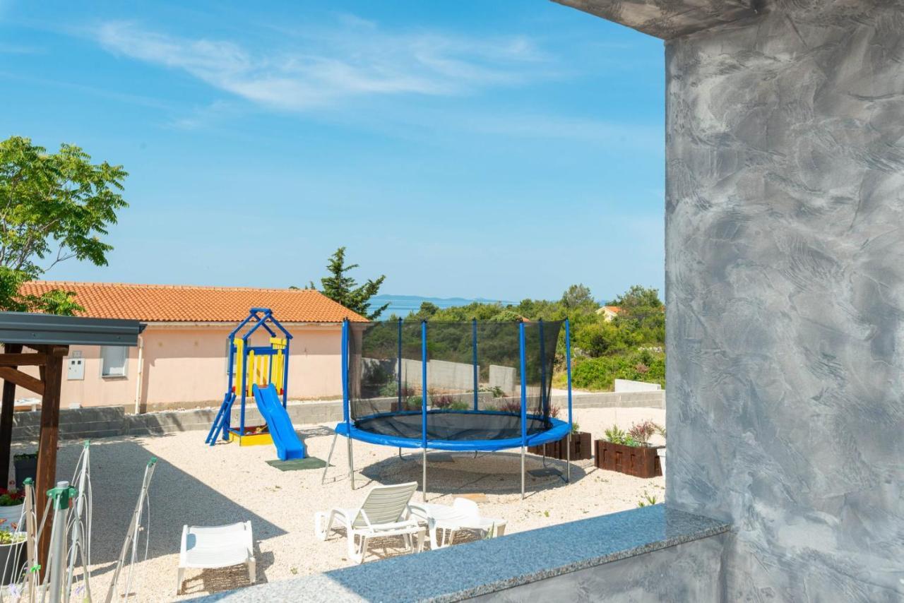 Crowonder Luxury Vir- 6 New Apartments For Families With Playground For Kids Exteriér fotografie