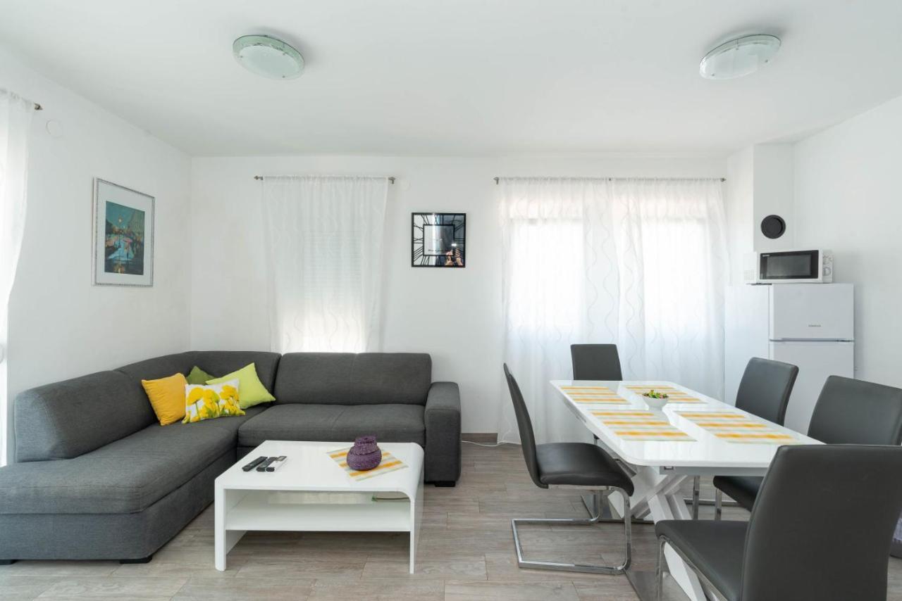 Crowonder Luxury Vir- 6 New Apartments For Families With Playground For Kids Exteriér fotografie