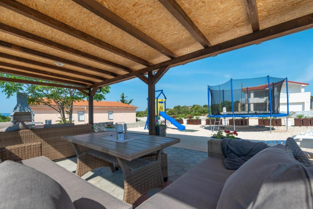 Crowonder Luxury Vir- 6 New Apartments For Families With Playground For Kids Exteriér fotografie