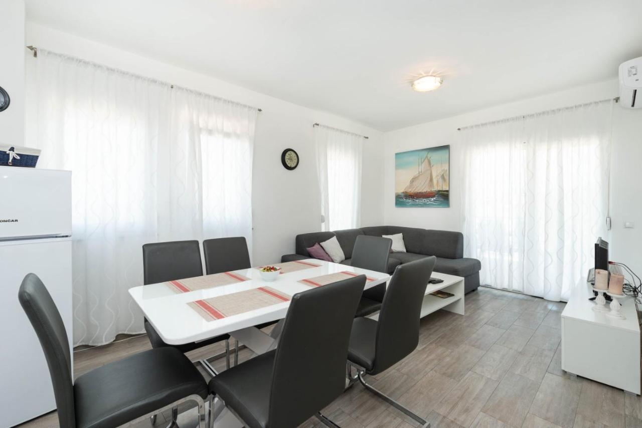 Crowonder Luxury Vir- 6 New Apartments For Families With Playground For Kids Exteriér fotografie