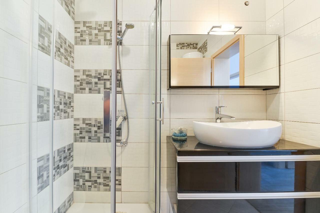 Crowonder Luxury Vir- 6 New Apartments For Families With Playground For Kids Exteriér fotografie