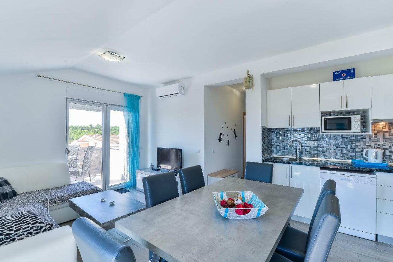 Crowonder Luxury Vir- 6 New Apartments For Families With Playground For Kids Exteriér fotografie