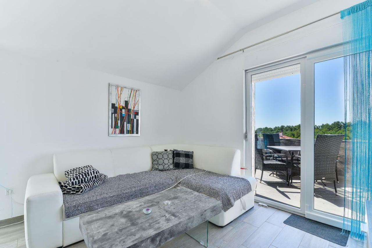 Crowonder Luxury Vir- 6 New Apartments For Families With Playground For Kids Exteriér fotografie