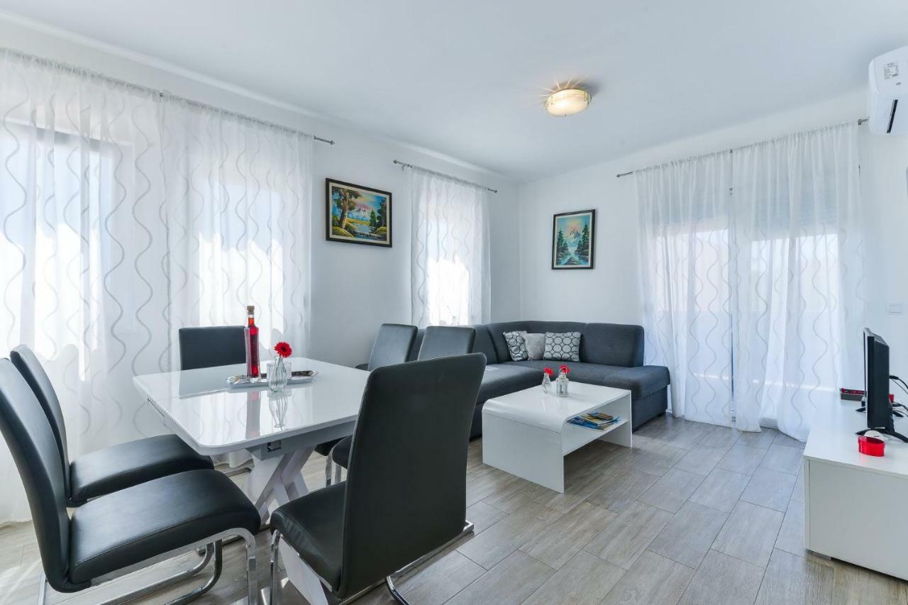 Crowonder Luxury Vir- 6 New Apartments For Families With Playground For Kids Exteriér fotografie